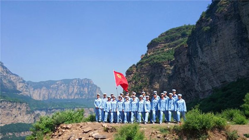 走为民路  悟扁担精神